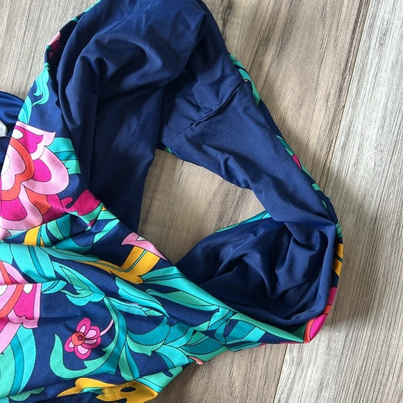 Trina Turk India Garden floral navy red pink green swim one piece wire plunge - Picture 7 of 7